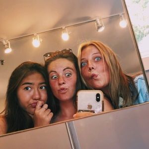 Meet your Posher, Caroline